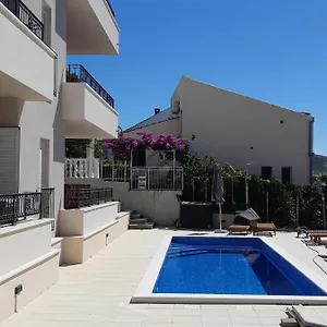  Apartament Lizzi.