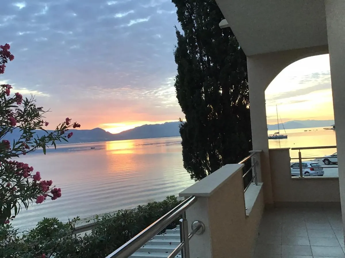 Dom wakacyjny Apartments Toni Trogir