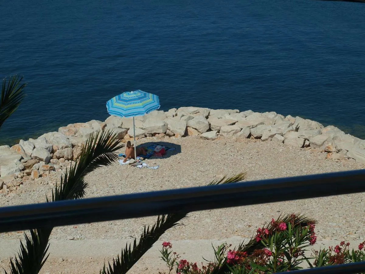 Dom wakacyjny Apartments Toni Trogir Chorwacja