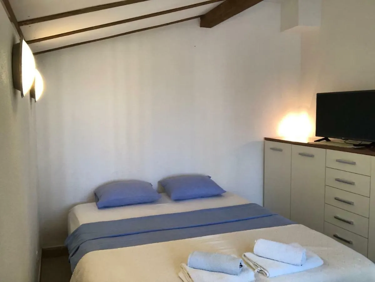 Apartments Toni Trogir Dom wakacyjny