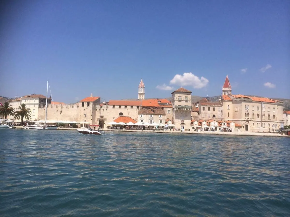 Dom wakacyjny Apartments Toni Trogir